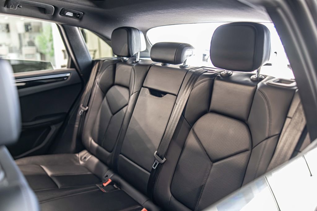 Used 2021 Porsche Macan S AWD/4WD image 33