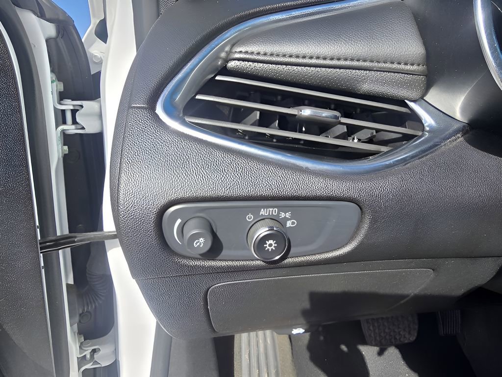 Used 2024 Chevrolet Malibu LT FWD image 18