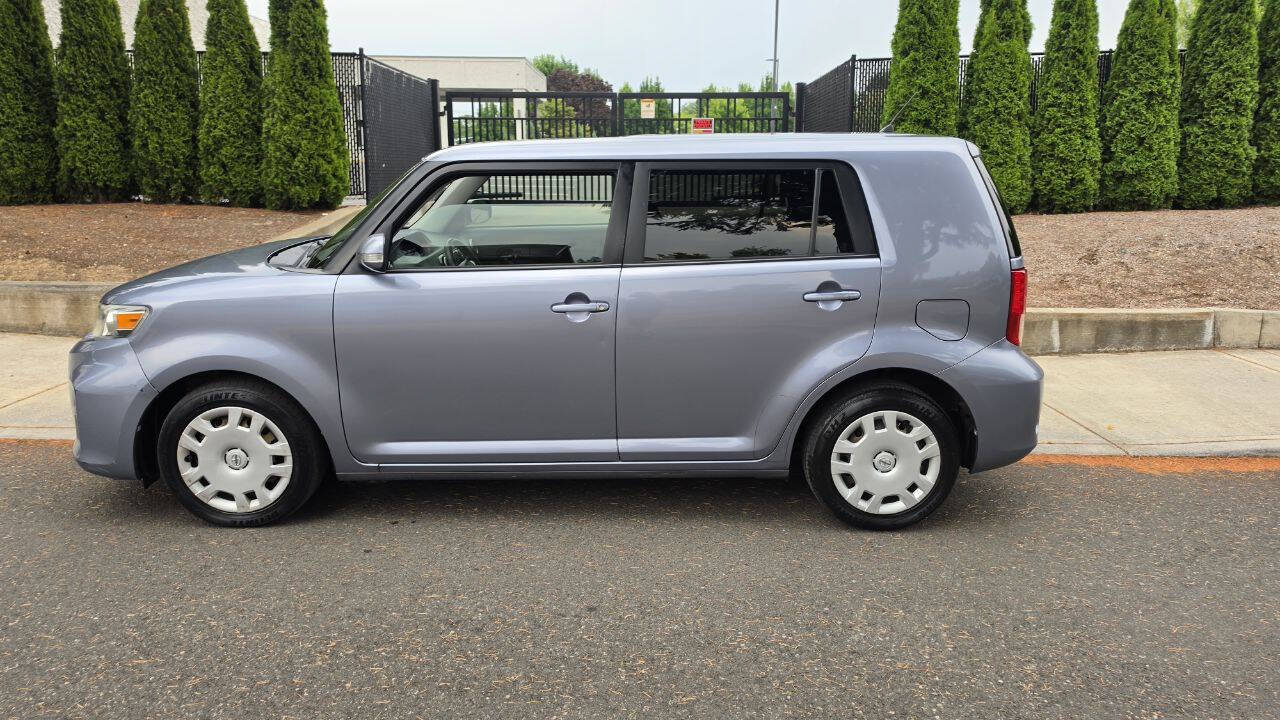 Used 2012 Scion xB FWD image 8