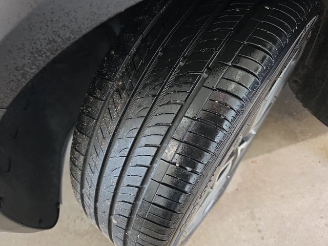 Used 2020 Kia Niro Touring image 32