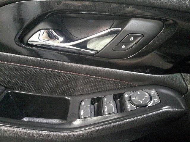 Used 2023 Chevrolet Traverse RS image 15