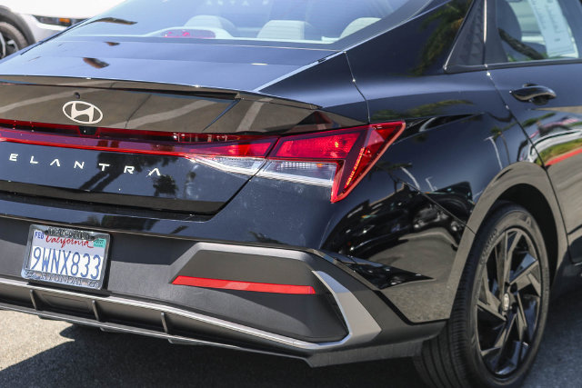 Certified 2026 Hyundai Elantra Sport FWD image 12