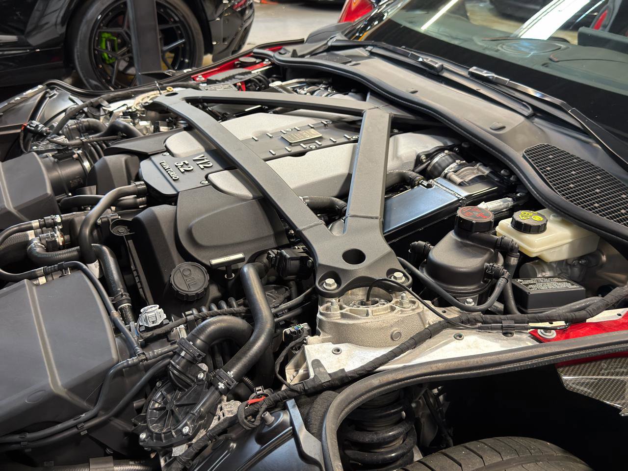 Used 2019 Aston Martin DBS Superleggera RWD image 38