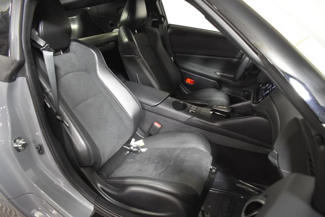Certified 2024 Nissan Z Performance w/ Floor Mat Package RWD image 34
