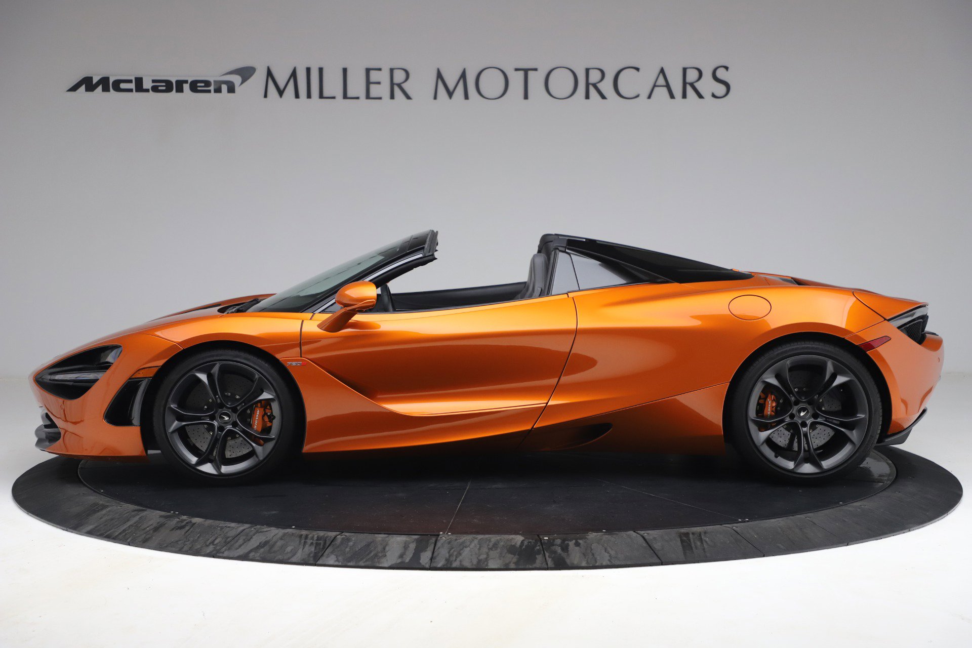 Used 2020 McLaren 720S Spider image 3