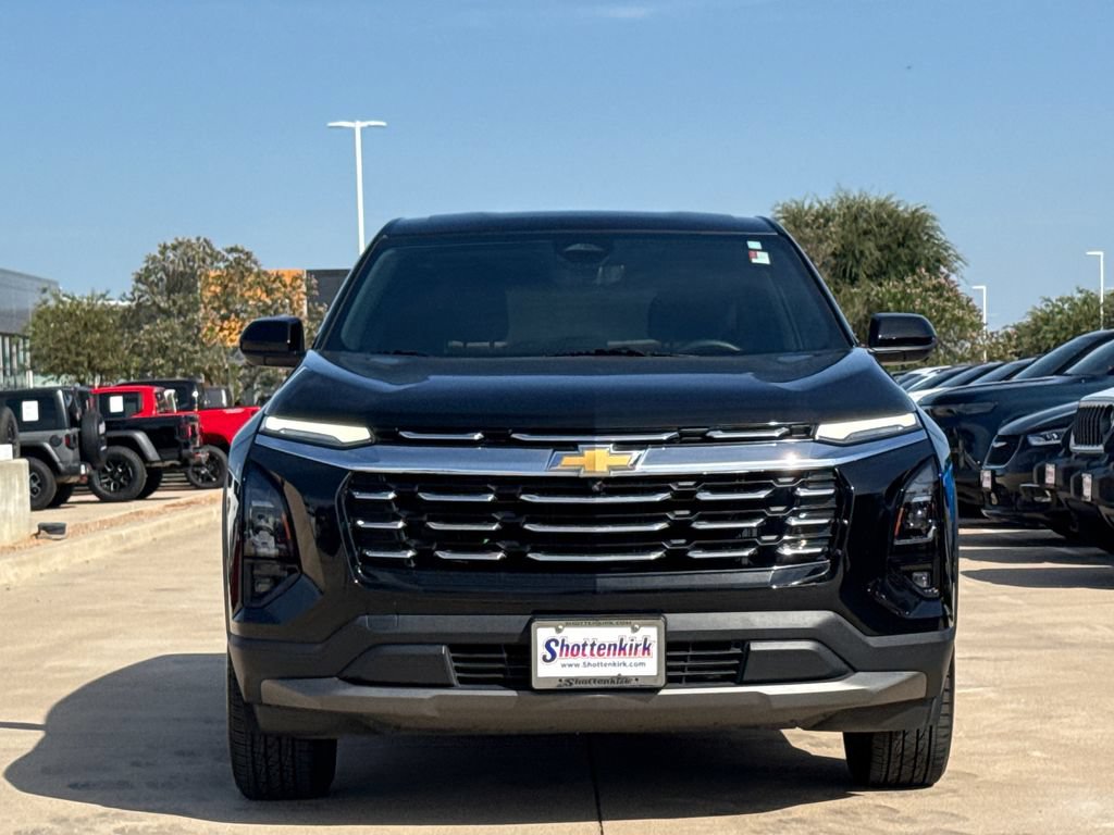 Used 2025 Chevrolet Equinox LT w/ Safety and Technology Package FWD image 2