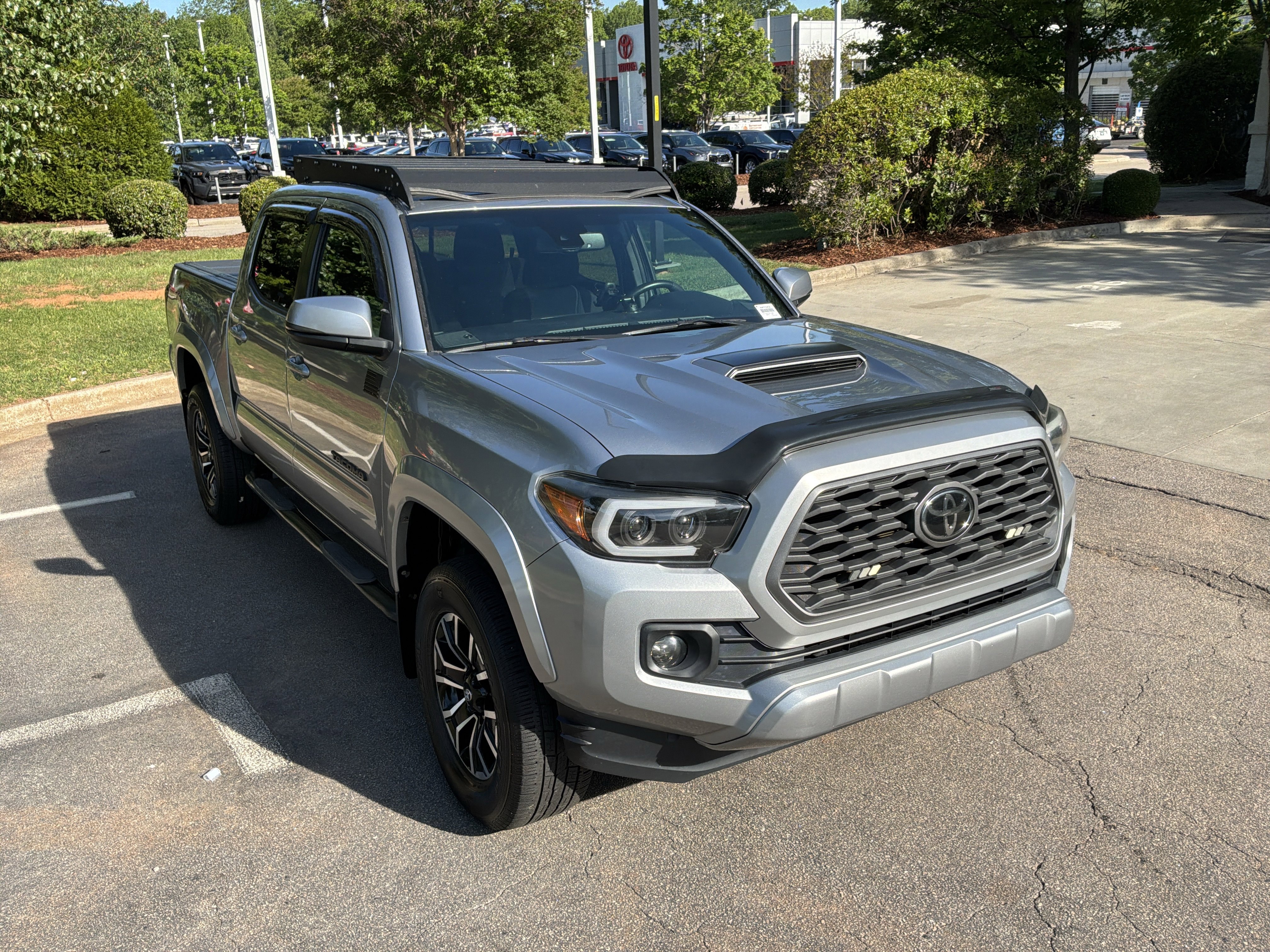 Used 2021 Toyota Tacoma TRD Sport w/ Technology Package AWD/4WD image 2