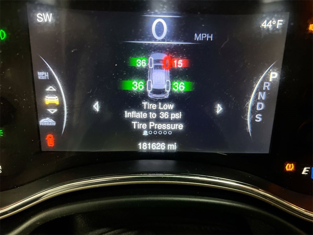 Used 2015 Jeep Grand Cherokee Limited image 12