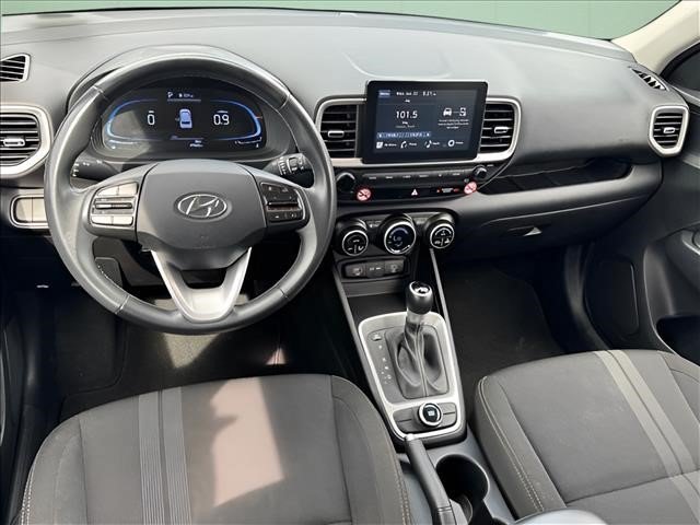 Certified 2024 Hyundai Venue SEL FWD image 15