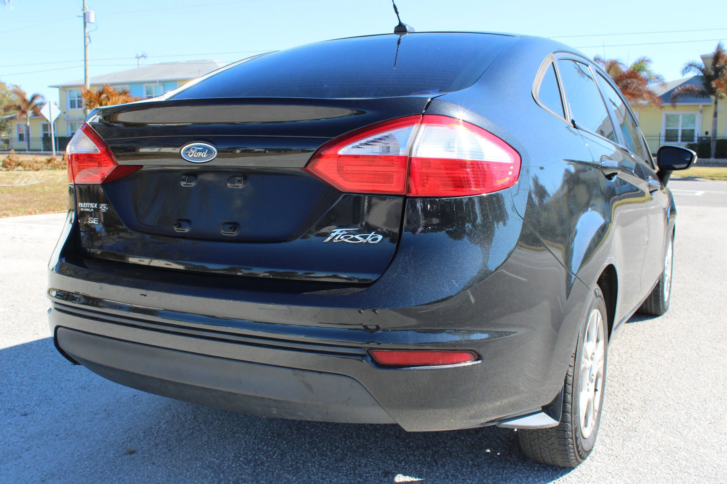 Used 2015 Ford Fiesta SE image 5