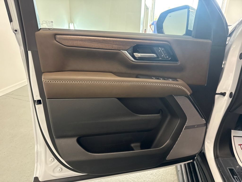 New 2026 GMC Yukon Denali Ultimate AWD/4WD image 15