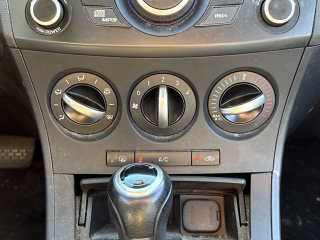 Used 2012 MAZDA MAZDA3 i Touring FWD image 28