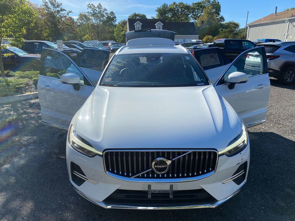 Used 2022 Volvo XC60 B5 Inscription w/ Climate Package image 29