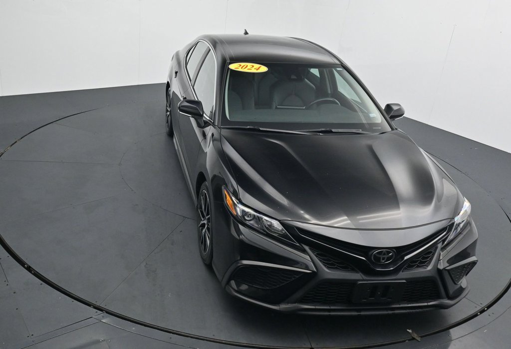 Used 2024 Toyota Camry SE FWD image 25