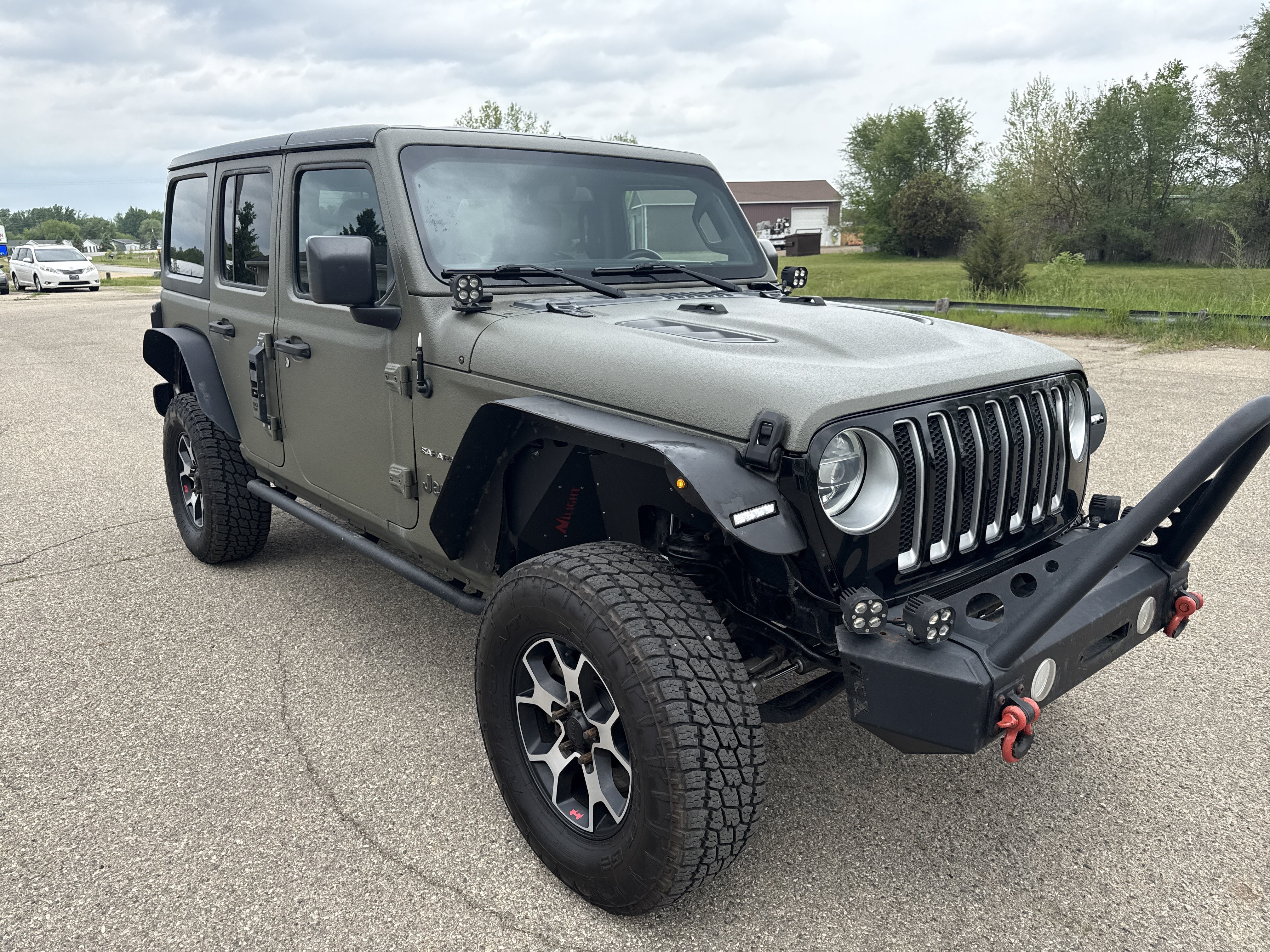 Used 2018 Jeep Wrangler Unlimited Sahara AWD/4WD image 1