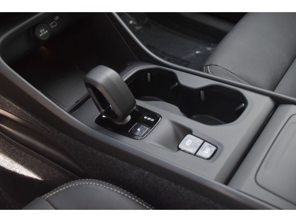 New 2026 Volvo XC40 B5 Core w/ Protection Package Premier AWD/4WD image 35
