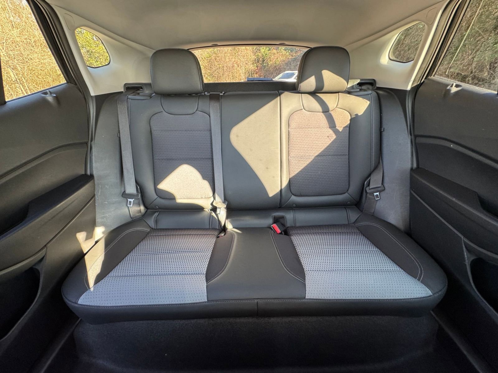 Used 2025 Chevrolet Trax LT w/ LT Convenience Package image 33