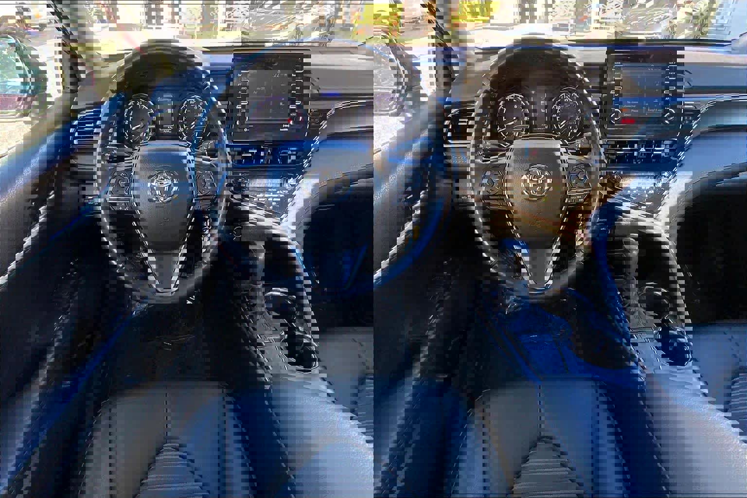 Used 2023 Toyota Camry SE image 6