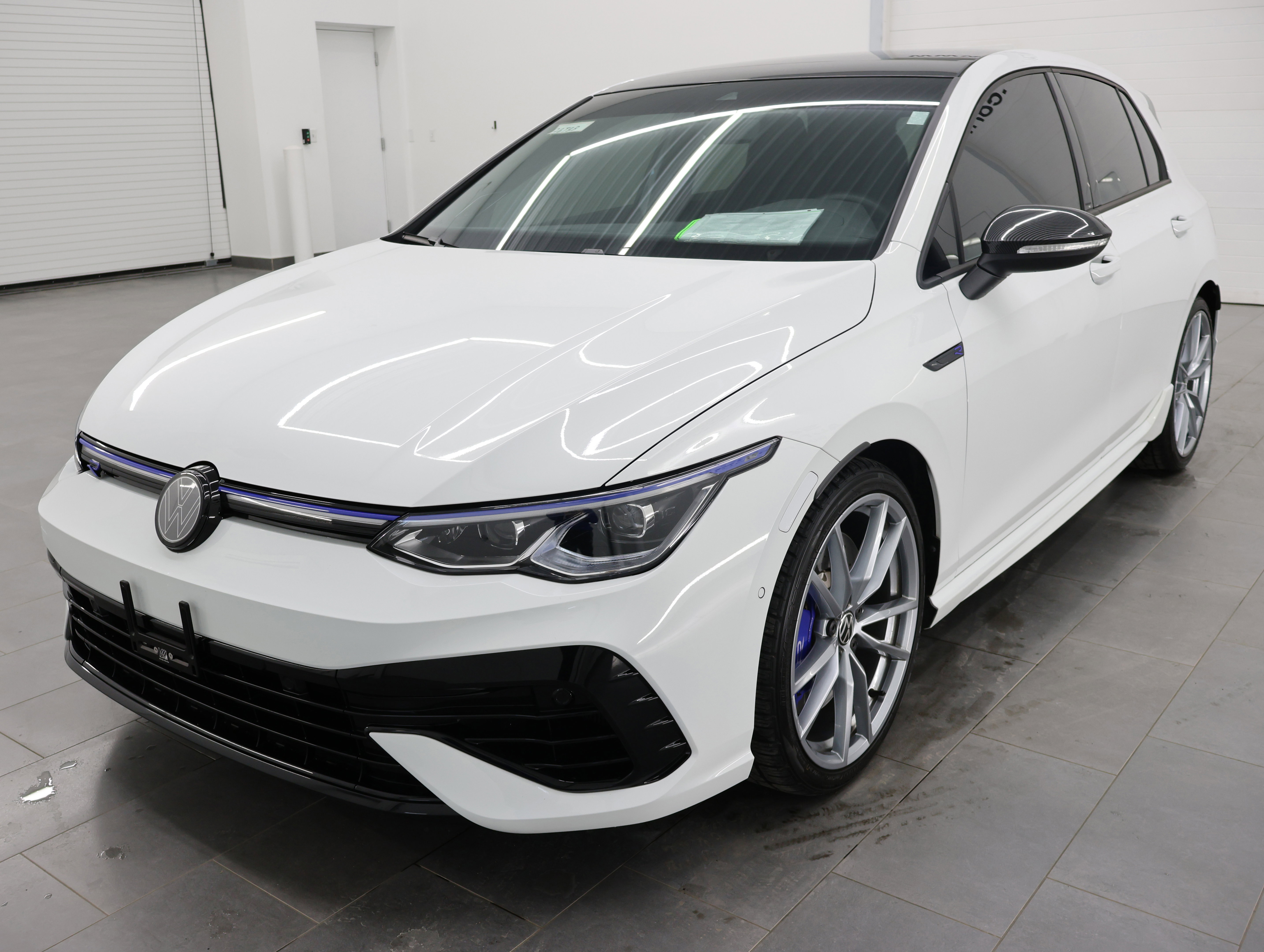 Used 2024 Volkswagen Golf R image 7