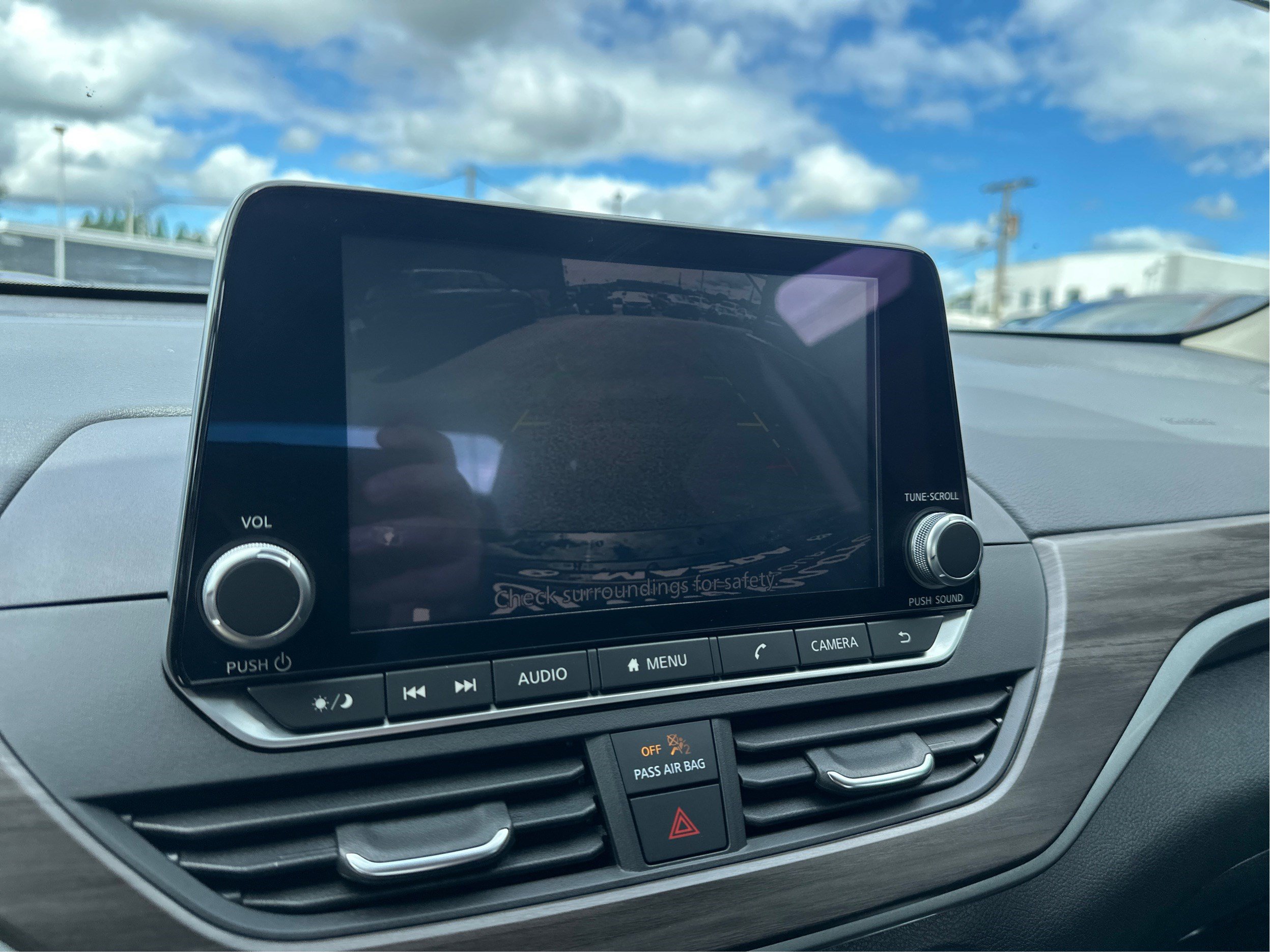 Used 2024 Nissan Altima 2.5 SV FWD image 29