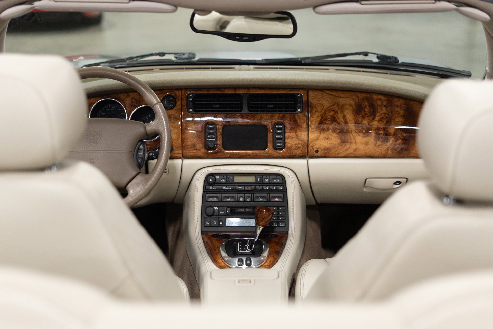 Used 2006 Jaguar XK8 Convertible image 42