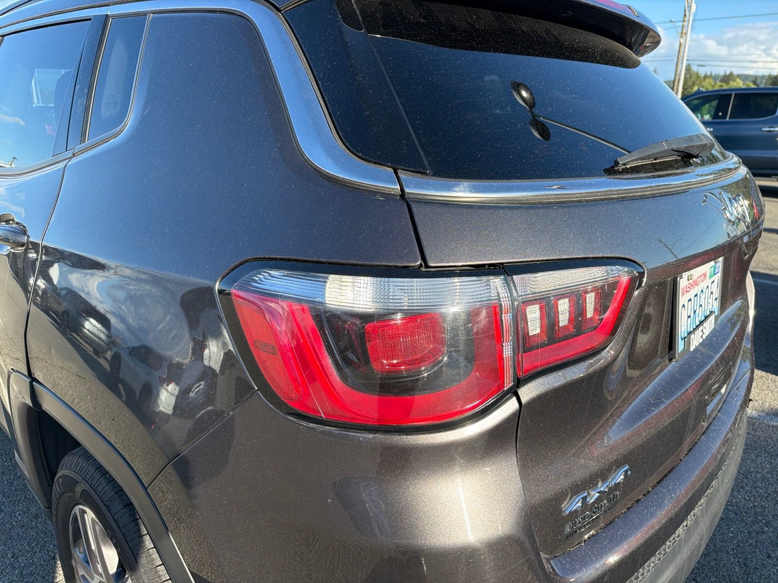 Used 2017 Jeep Compass Latitude w/ Popular Equipment Group AWD/4WD image 6