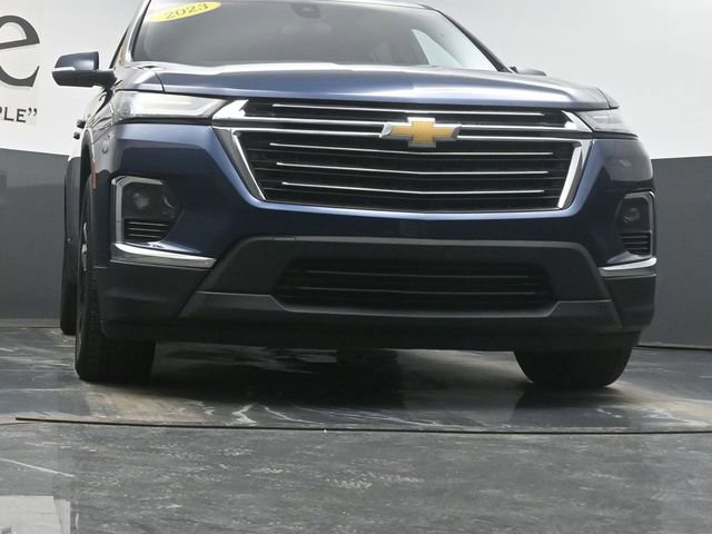 Used 2023 Chevrolet Traverse LT image 3