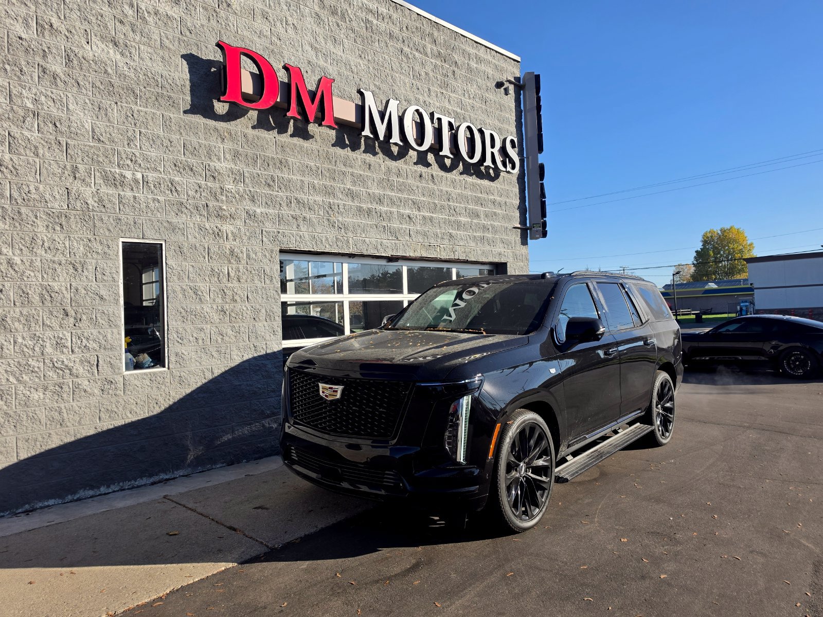 Used 2026 Cadillac Escalade Platinum Sport w/ LPO, ONYX Package AWD/4WD image 18