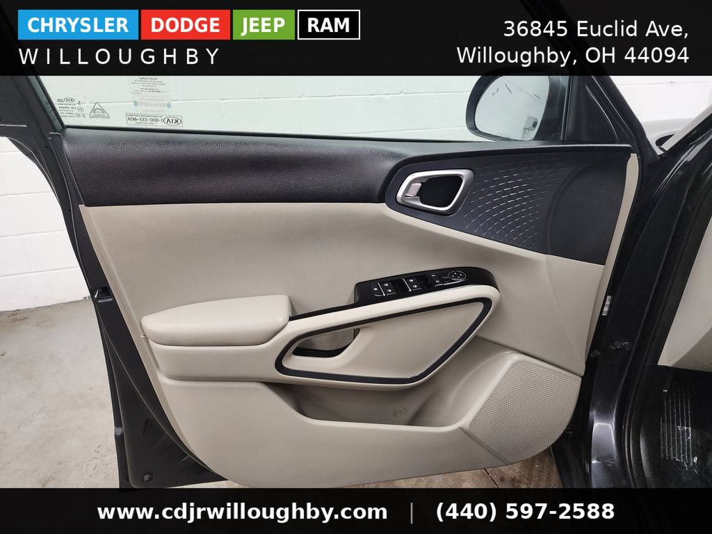 Used 2021 Kia Soul EX FWD image 11