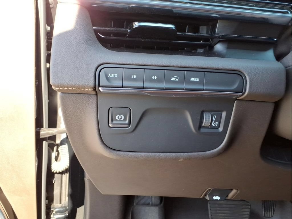 Used 2021 Cadillac Escalade Premium Luxury AWD/4WD image 23