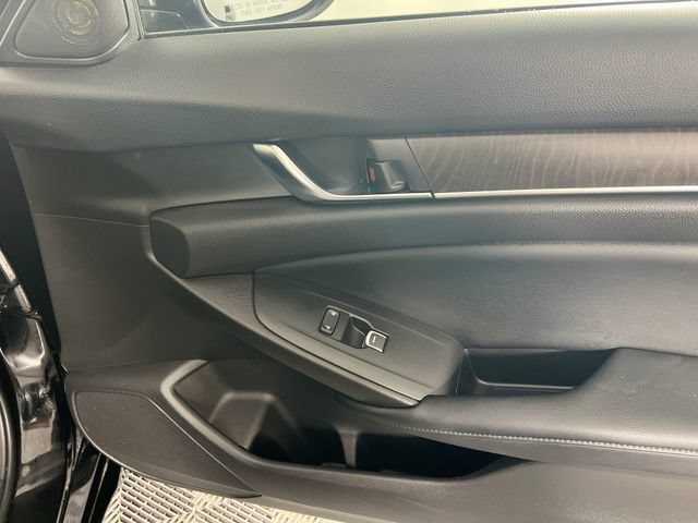 Used 2018 Honda Accord EX image 32