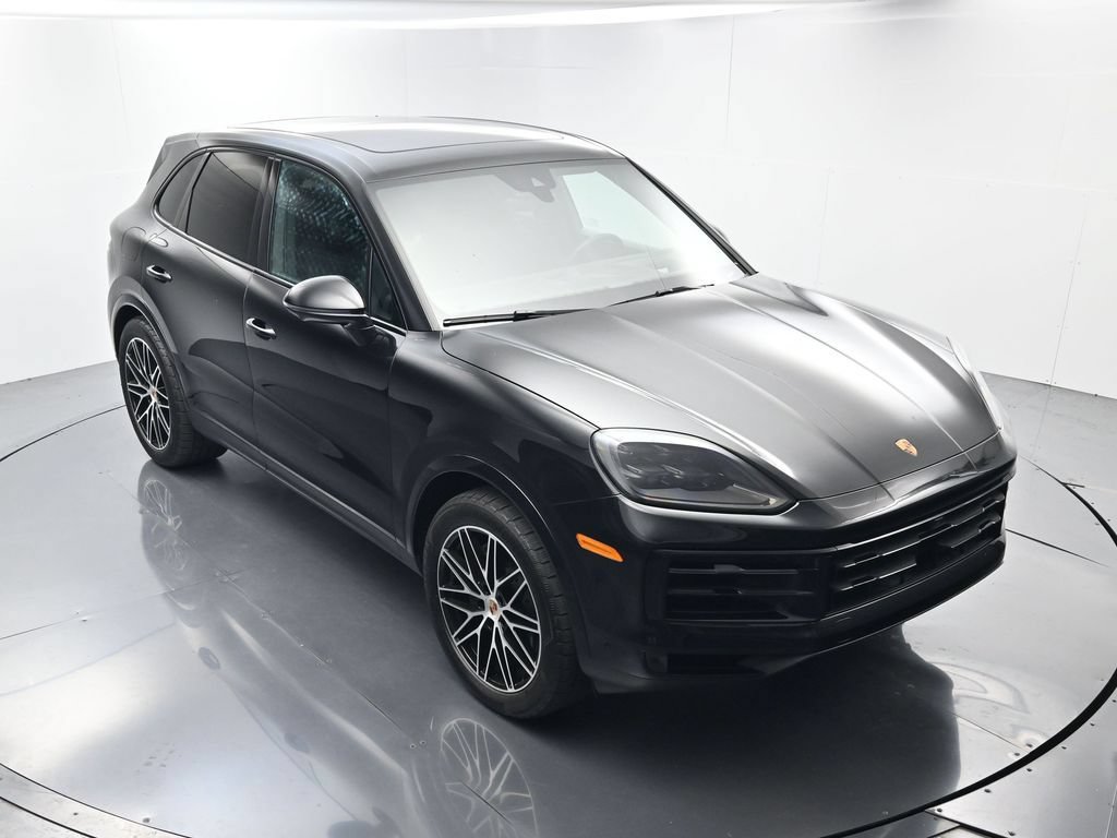 Certified 2025 Porsche Cayenne AWD/4WD image 43