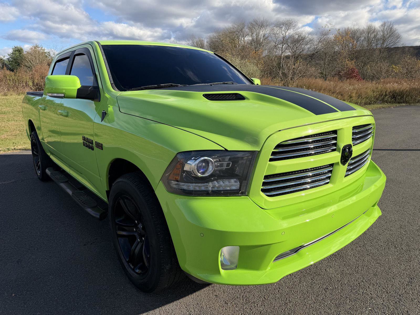 Used 2017 RAM 1500 Sport w/ Sublime Green Sport Package image 10