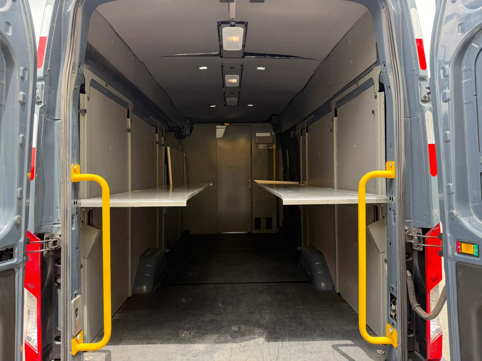 Used 2020 Ford Transit 250 148 High Roof Extended RWD image 6