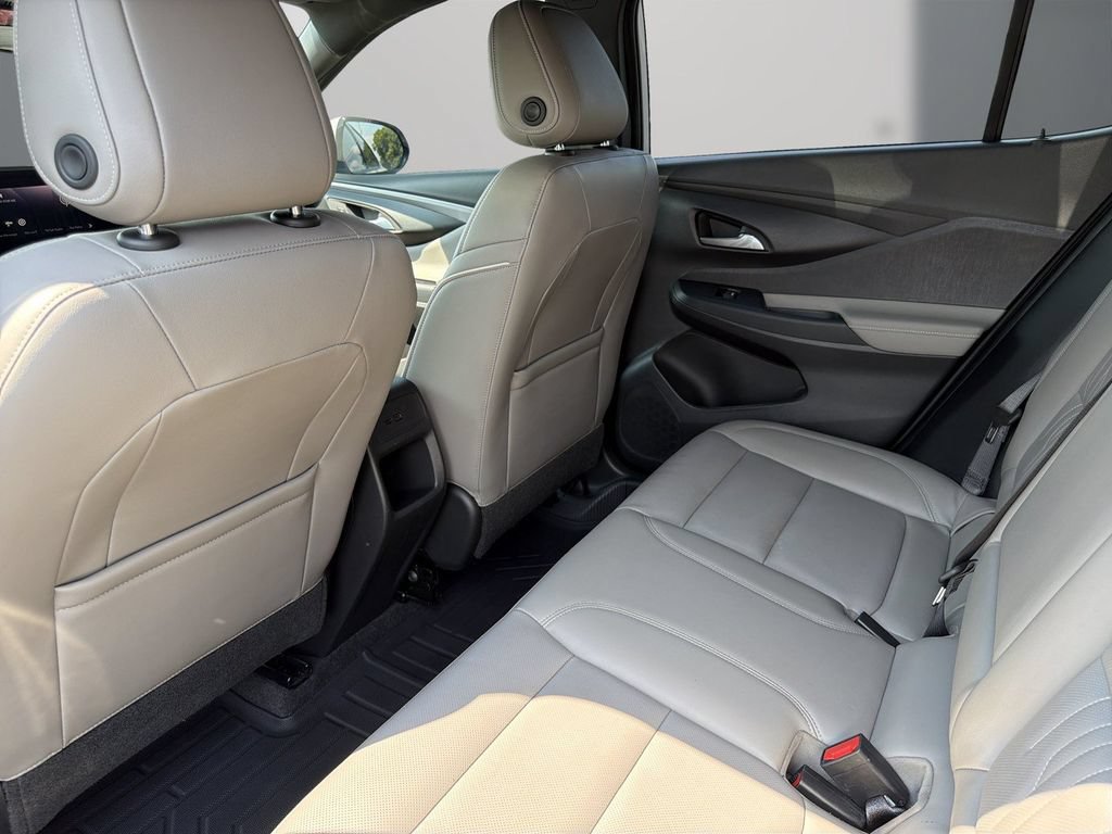 Certified 2025 Buick Envista Avenir FWD image 16