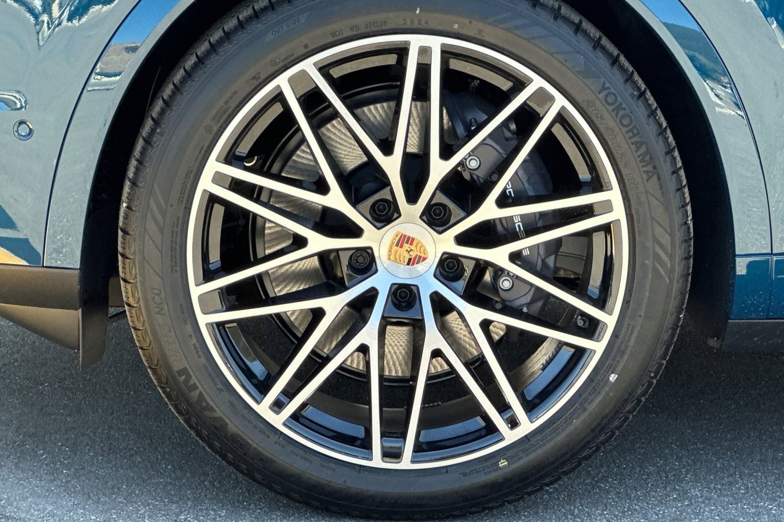 New 2025 Porsche Cayenne Coupe image 46