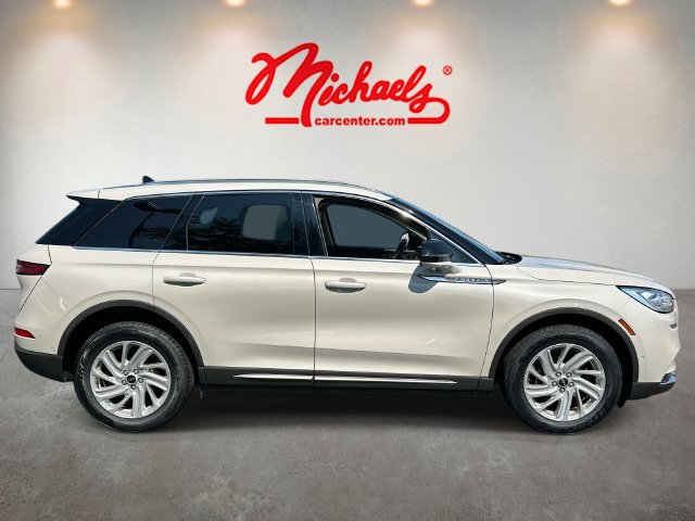 Used 2021 Lincoln Corsair Reserve w/ Equipment Group 201A AWD/4WD image 2