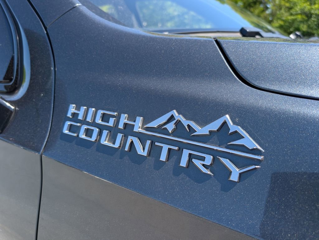 Used 2021 Chevrolet Suburban High Country AWD/4WD image 10