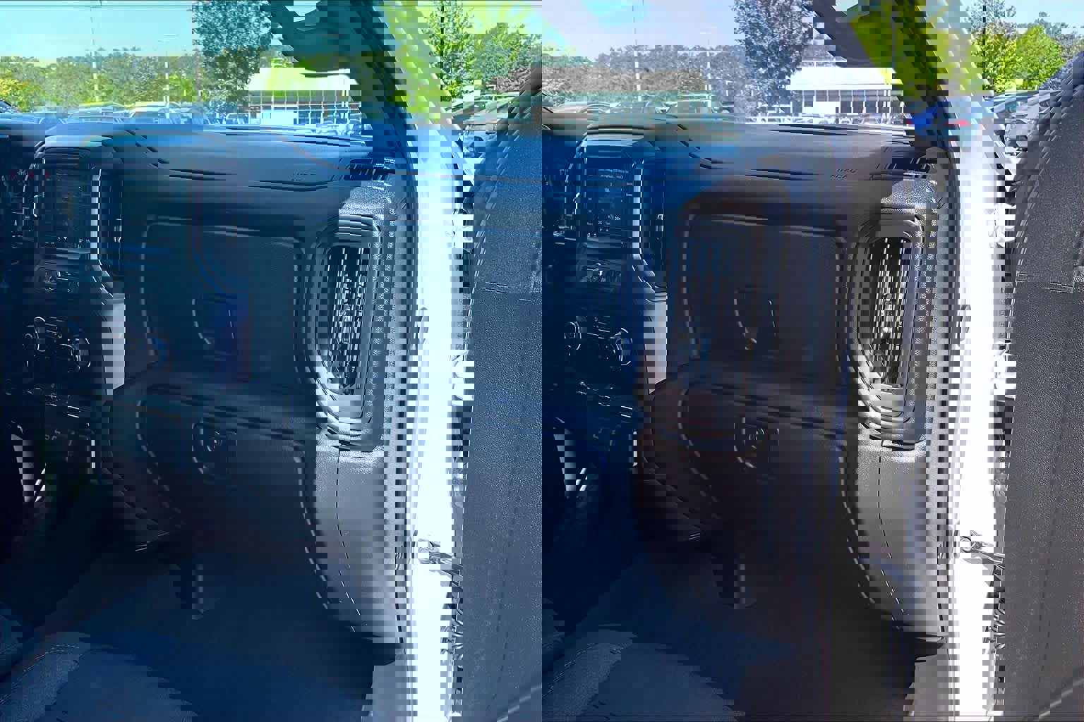 Used 2025 Chevrolet Silverado 1500 Custom image 18