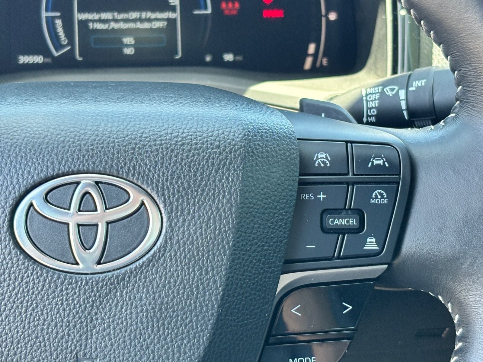 Used 2025 Toyota Camry SE w/ Convenience Package FWD image 20