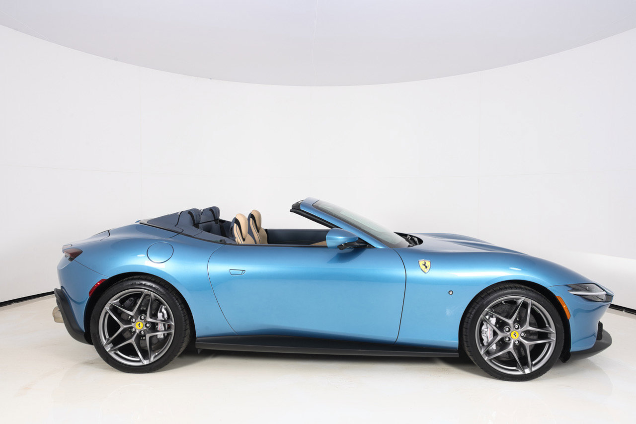 Certified 2025 Ferrari Roma Spider RWD image 3