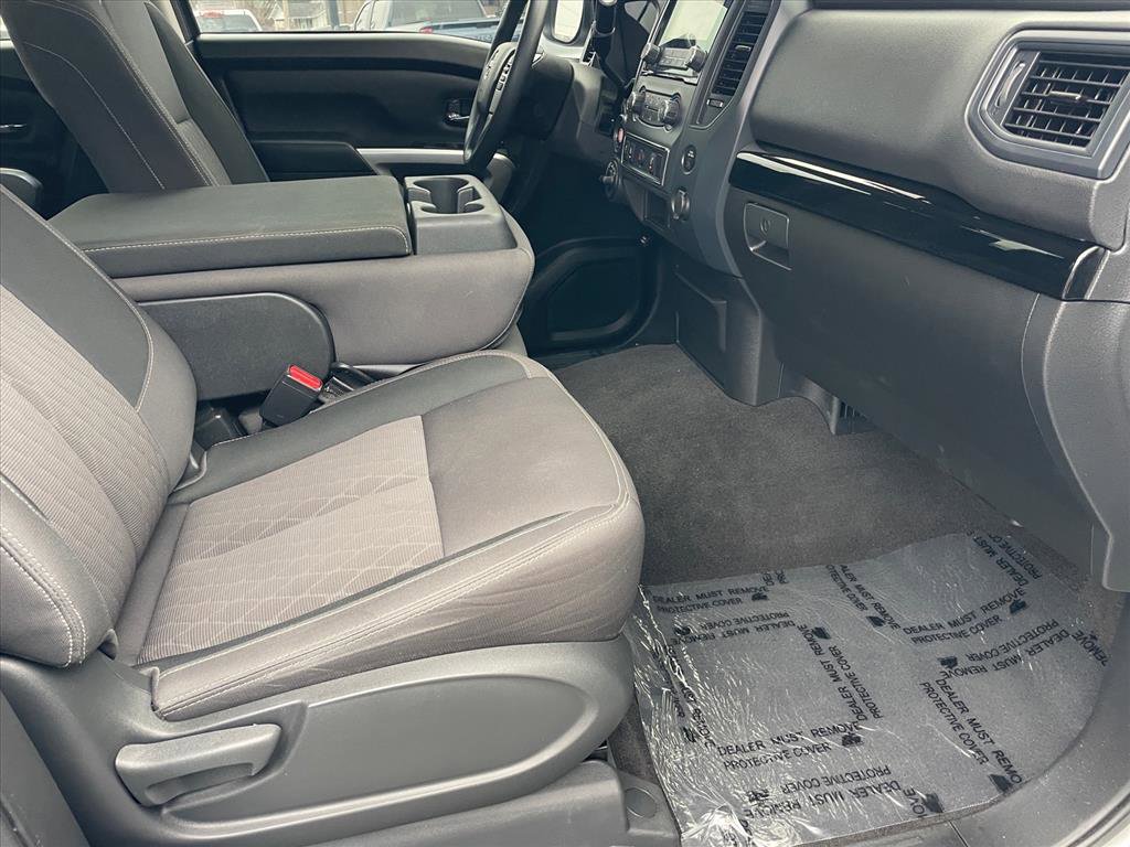 Used 2024 Nissan Titan SV image 25