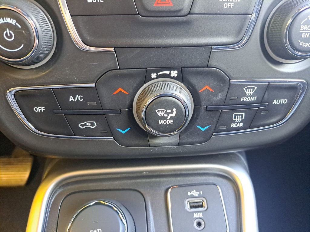 Used 2019 Jeep Compass Latitude image 28