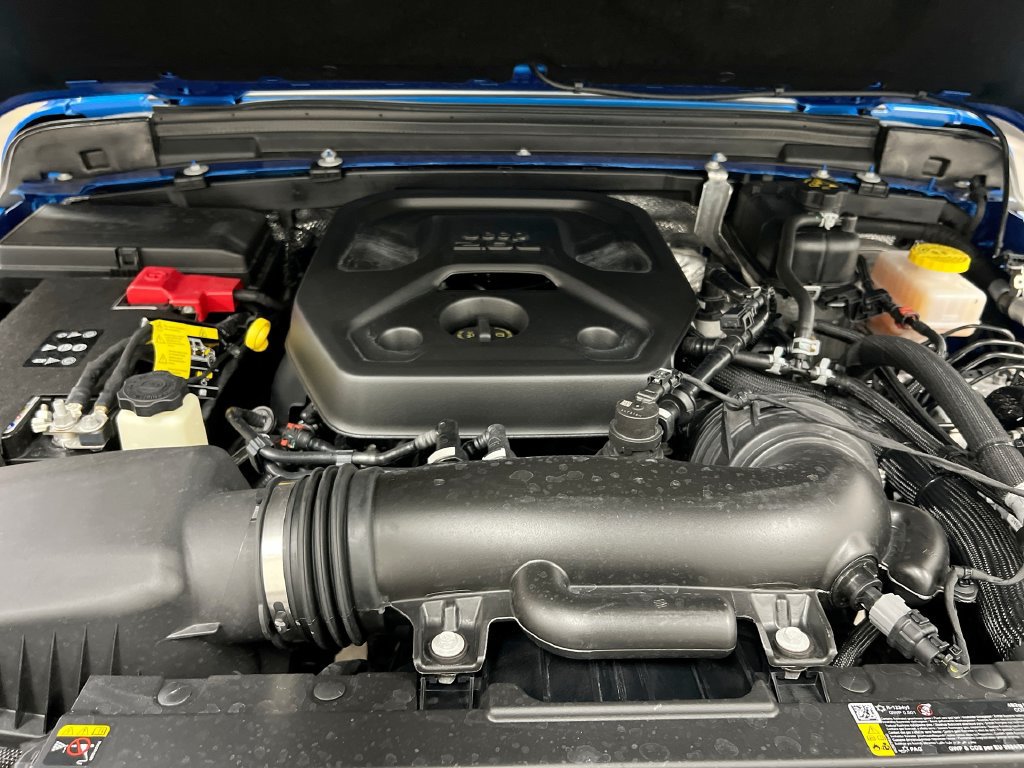 Used 2025 Jeep Wrangler Sport AWD/4WD image 25