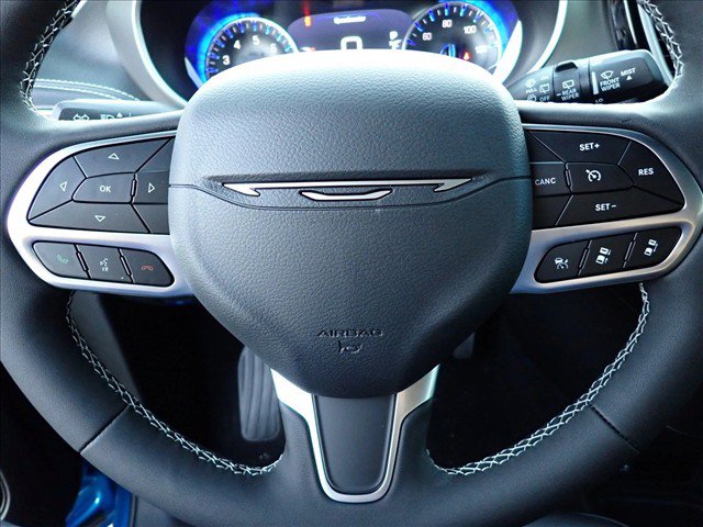 New 2027 Chrysler Pacifica Select AWD/4WD image 17