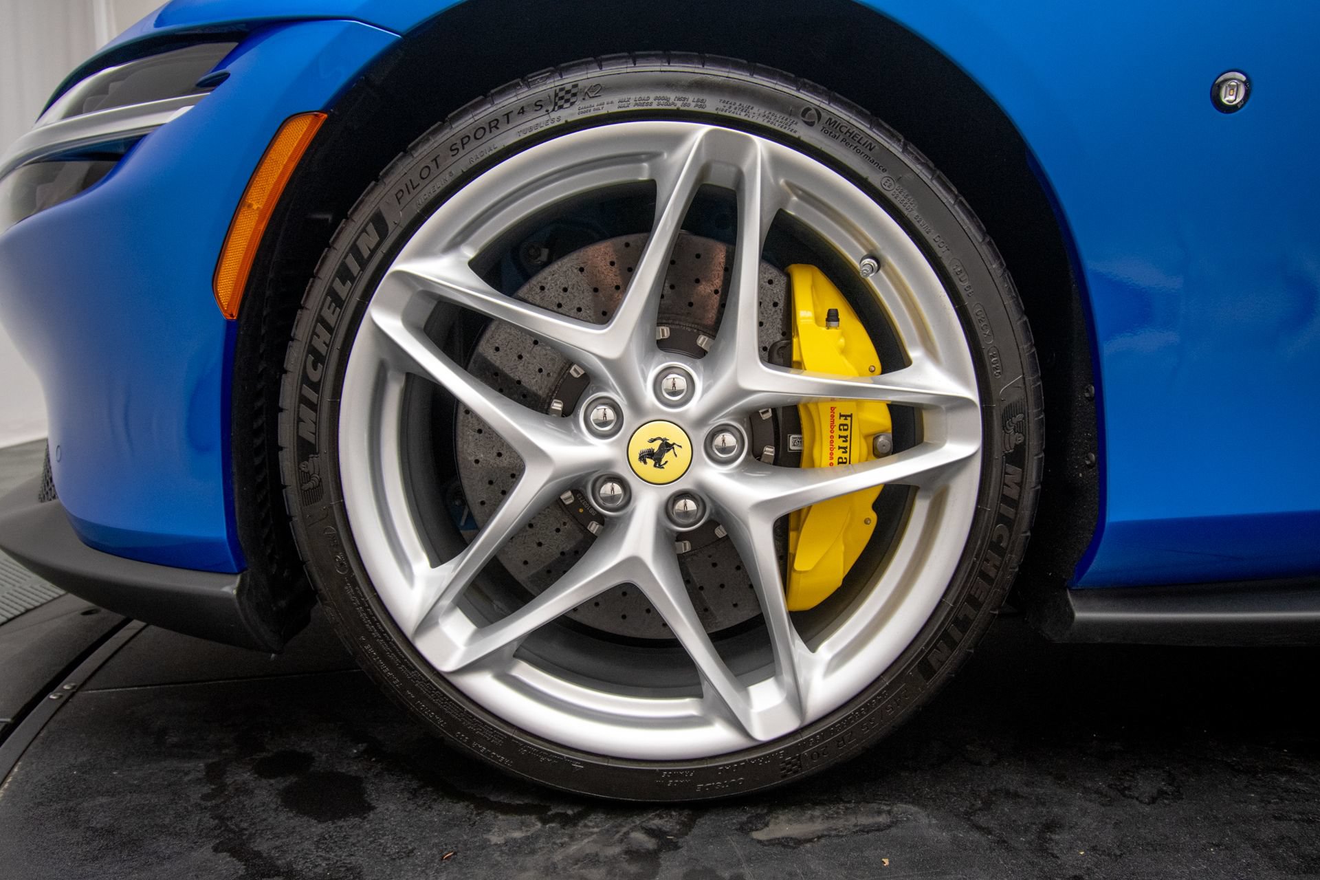 Used 2026 Ferrari Roma Spider RWD image 49