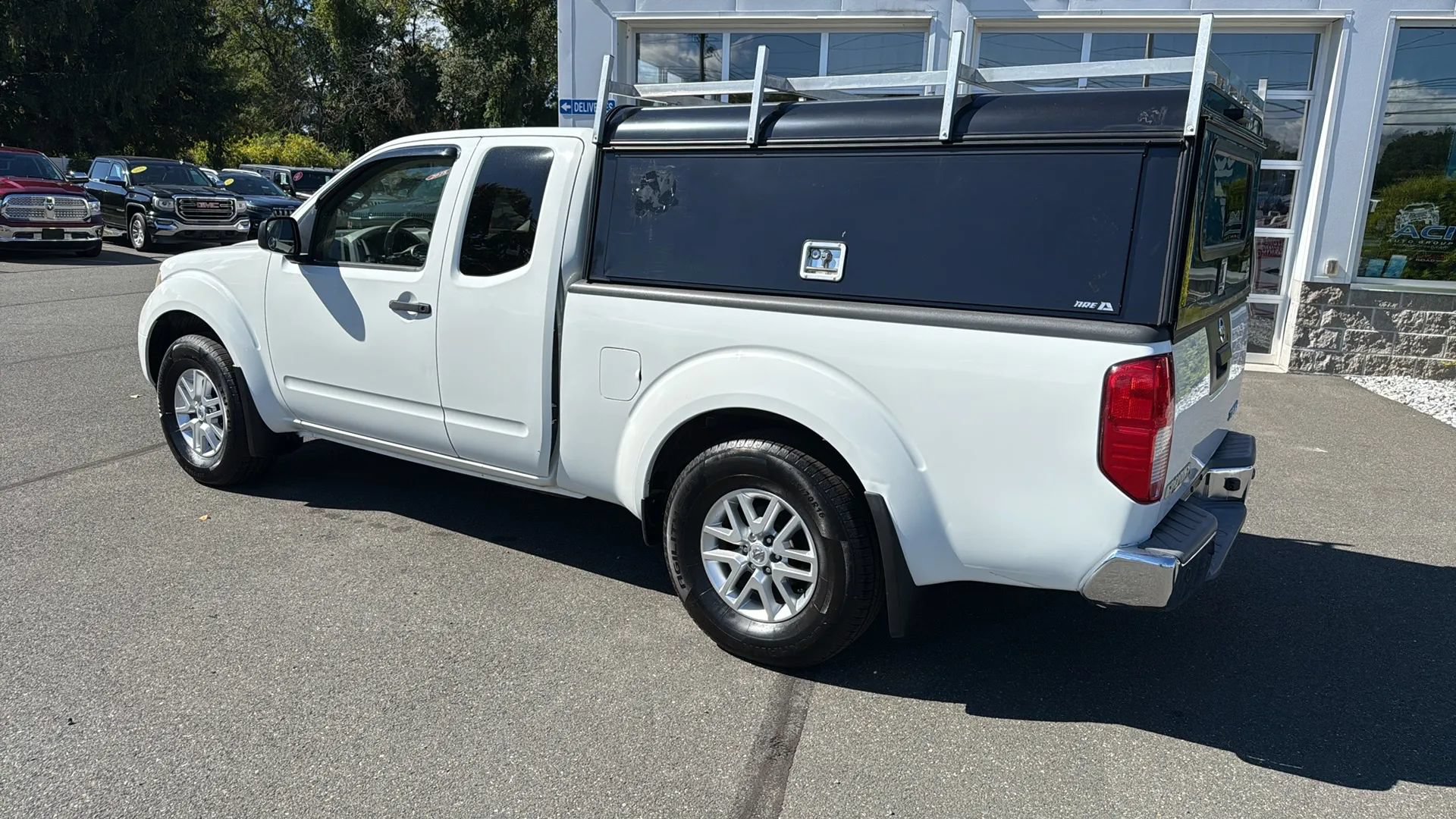 Used 2015 Nissan Frontier SV w/ SV Value Truck Package AWD/4WD image 26