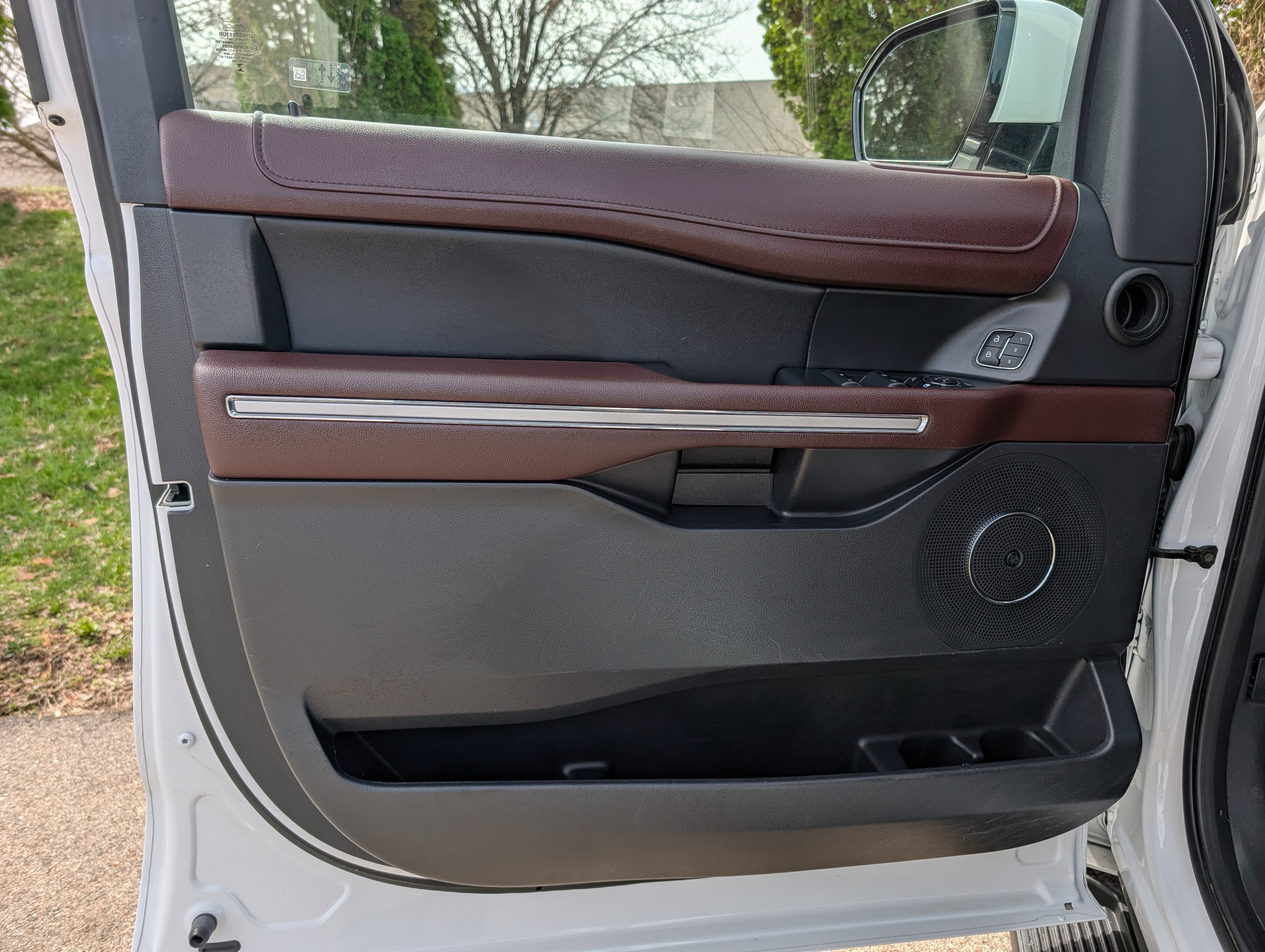 Used 2024 Ford Expedition Max Limited image 38