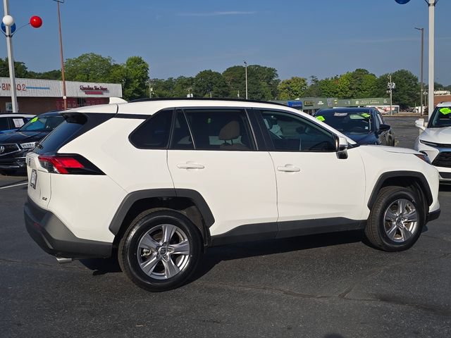 Used 2023 Toyota RAV4 XLE w/ Convenience Package FWD image 3