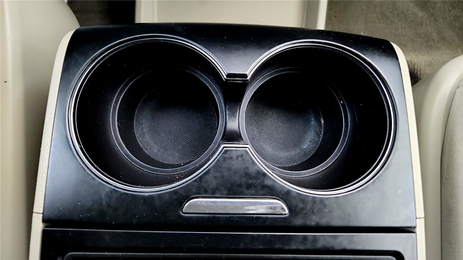 Used 2015 Toyota Sienna LE image 33